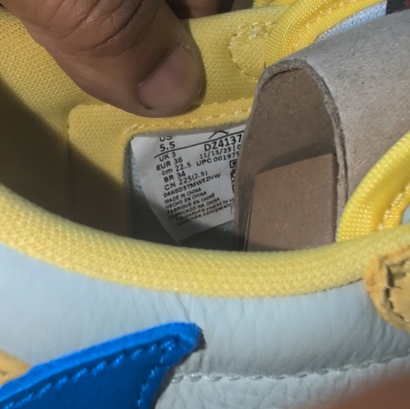 Nike Air Jordan 1 Retro Low OG SP Travis Scott Canary (Women's) Size 5.5 - Picture 5 of 7